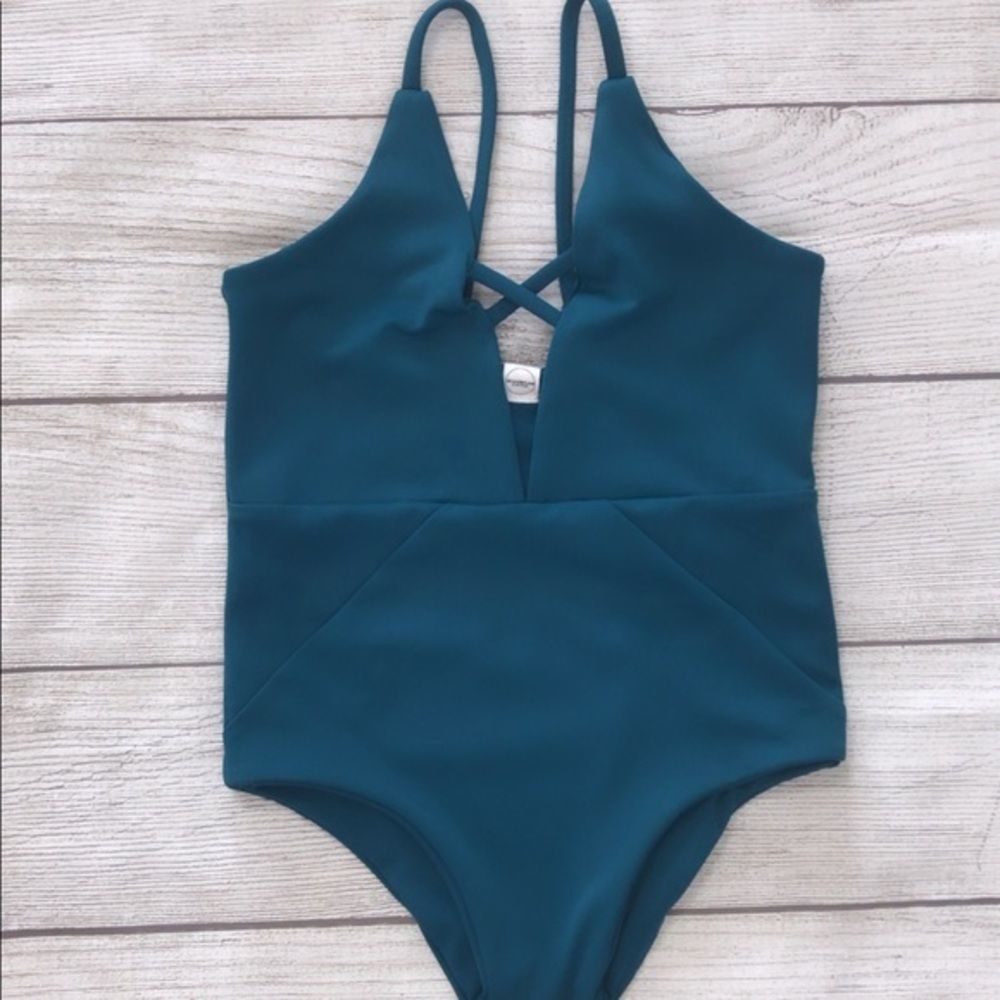 ❥ Girls Wanderluxe Waiakea One-piece in Teal💙
